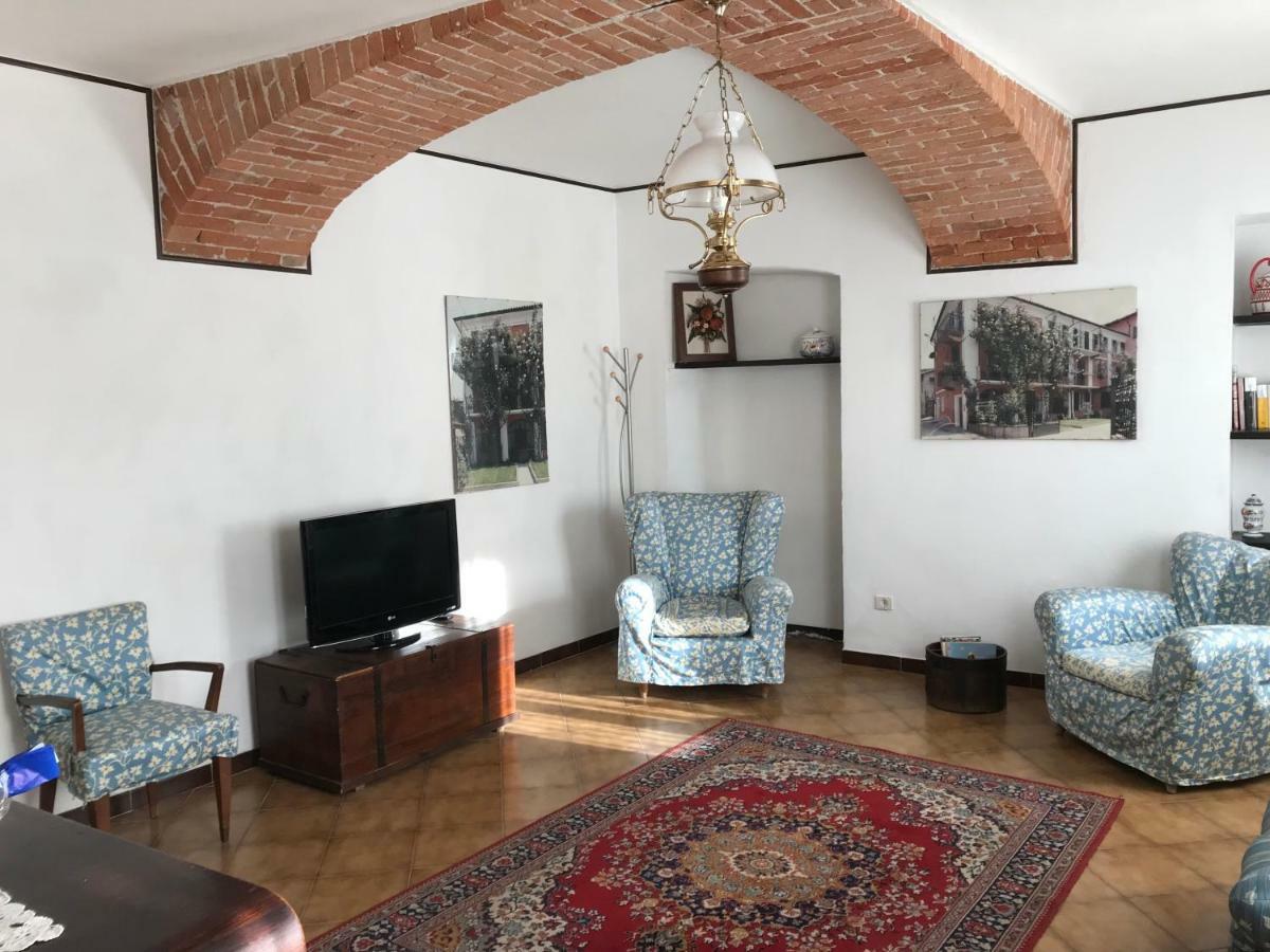 Apartamento Bed & Roses “Gege” La Morra Exterior foto